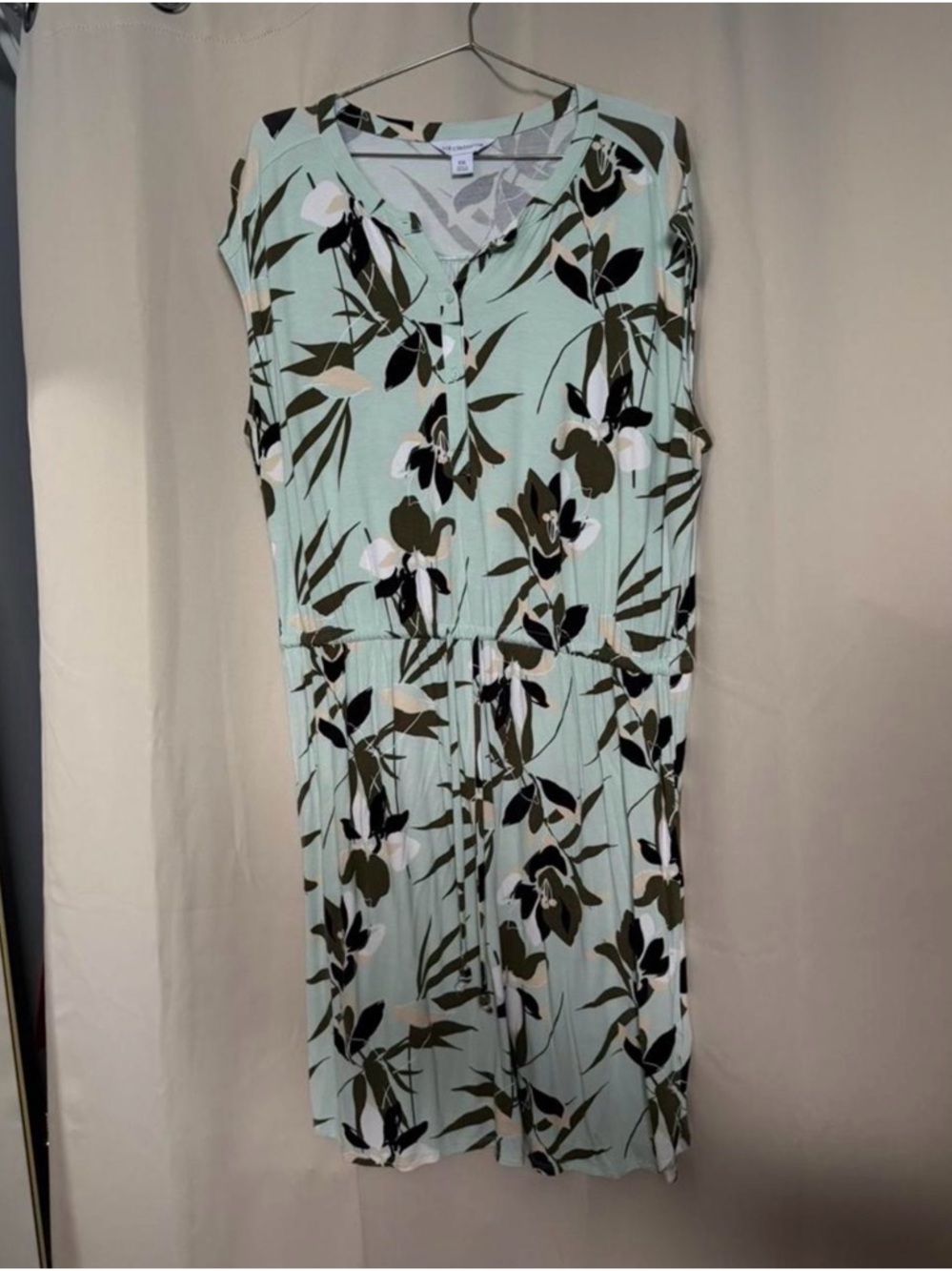 Liz Claiborne Mint Green and Gray Floral Top